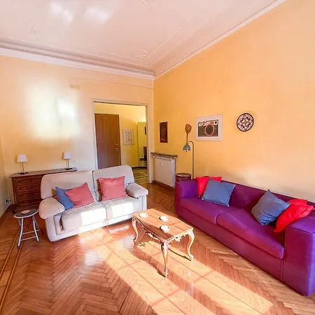 Ampio Quadrilocale - 50metri Stazione Treni Apartamento